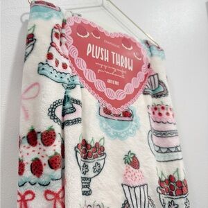 Evoque Plush Throw with Dessert Print